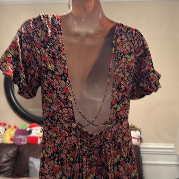 Floral V-Neck Maxi Dress - Picture 5 of 5
